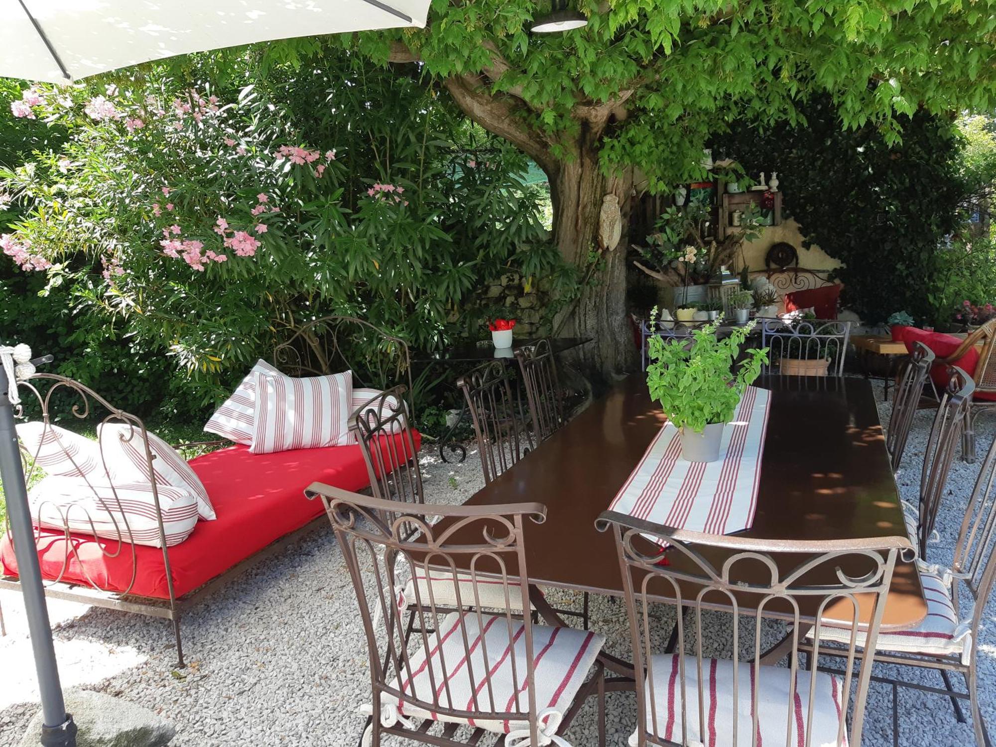 Cherche Midi Noves Extérieur photo